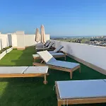 Apartment In Nueva Andalucia With Rooftop Pool *