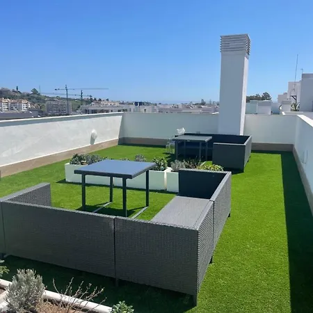 In Nueva Andalucia With Rooftop Pool *