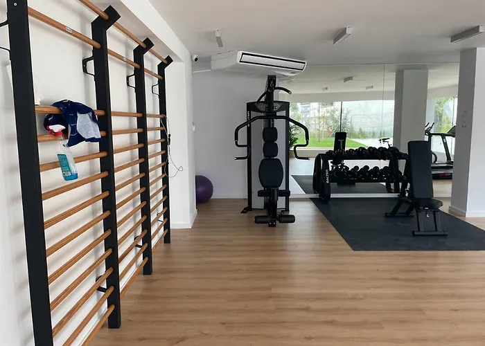 Brand New With Gym&rooftop Pool. *