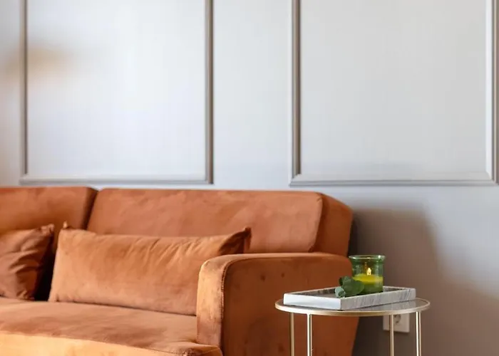 Brand New With Gym&rooftop Pool. Apartment *