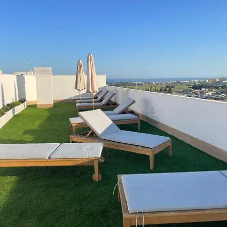 شقة In Nueva Andalucia With Rooftop Pool *